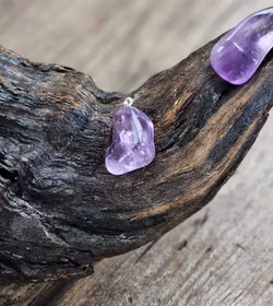 Ametist klar trumlad, silverpläterat hänge -20% fynd lite annan form/sprickor