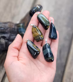 Falköga trumlad, silverpläterat hänge -30% fynd annorlunda färg/form