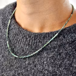 Smaragd, halsband 2mm facetterade pärlor 925s.