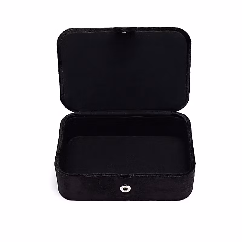 Broderad ask, svart med månfaser för smycken, kristaller och tarotkort