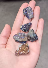 Bornit, rå -40% fynd *något mindre färg (Påfågelsten/Påfågelkoppar)