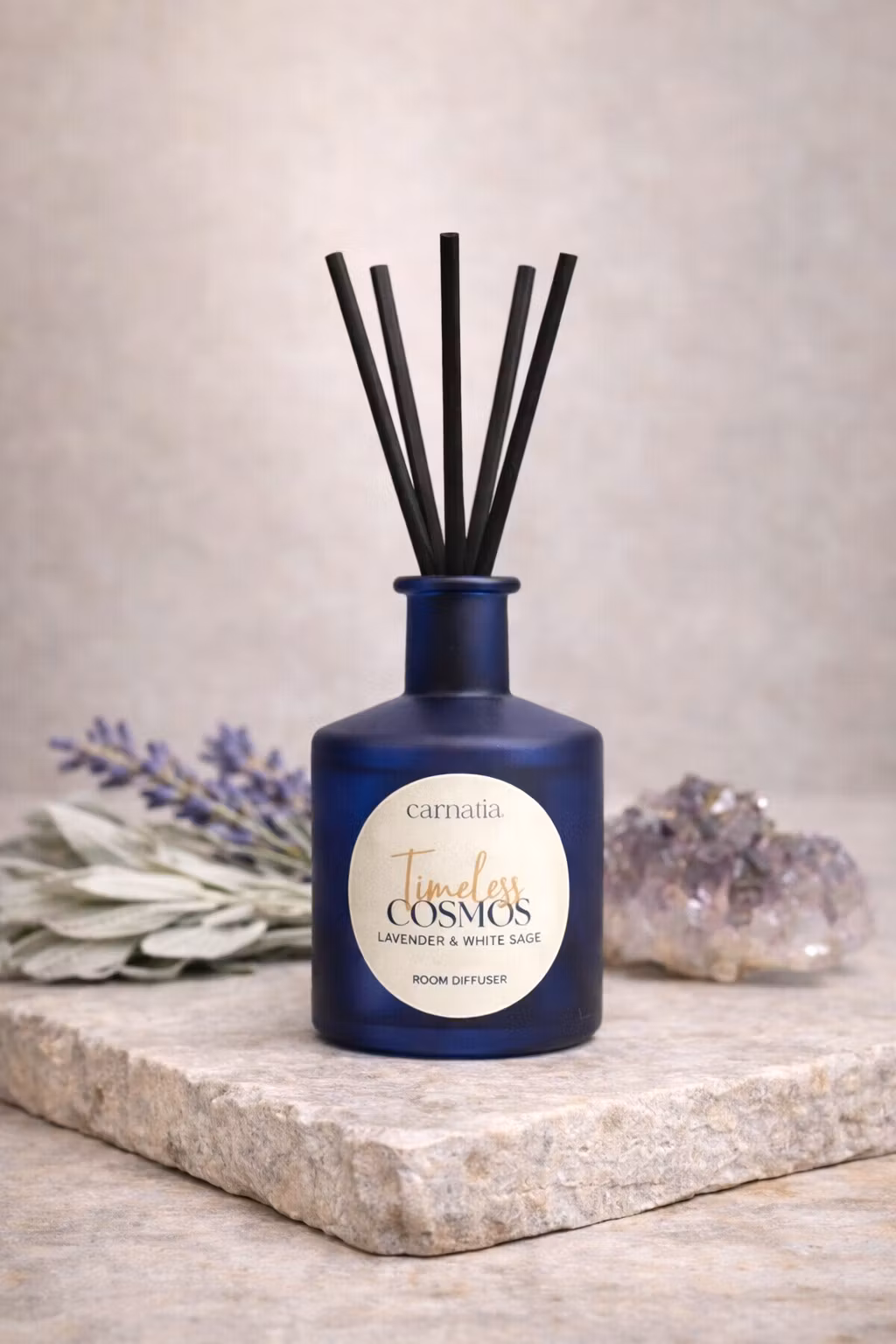 Carnatia Starry Spell – Timeless Cosmos (Lavender & White Sage), doftpinnar (150 ml)