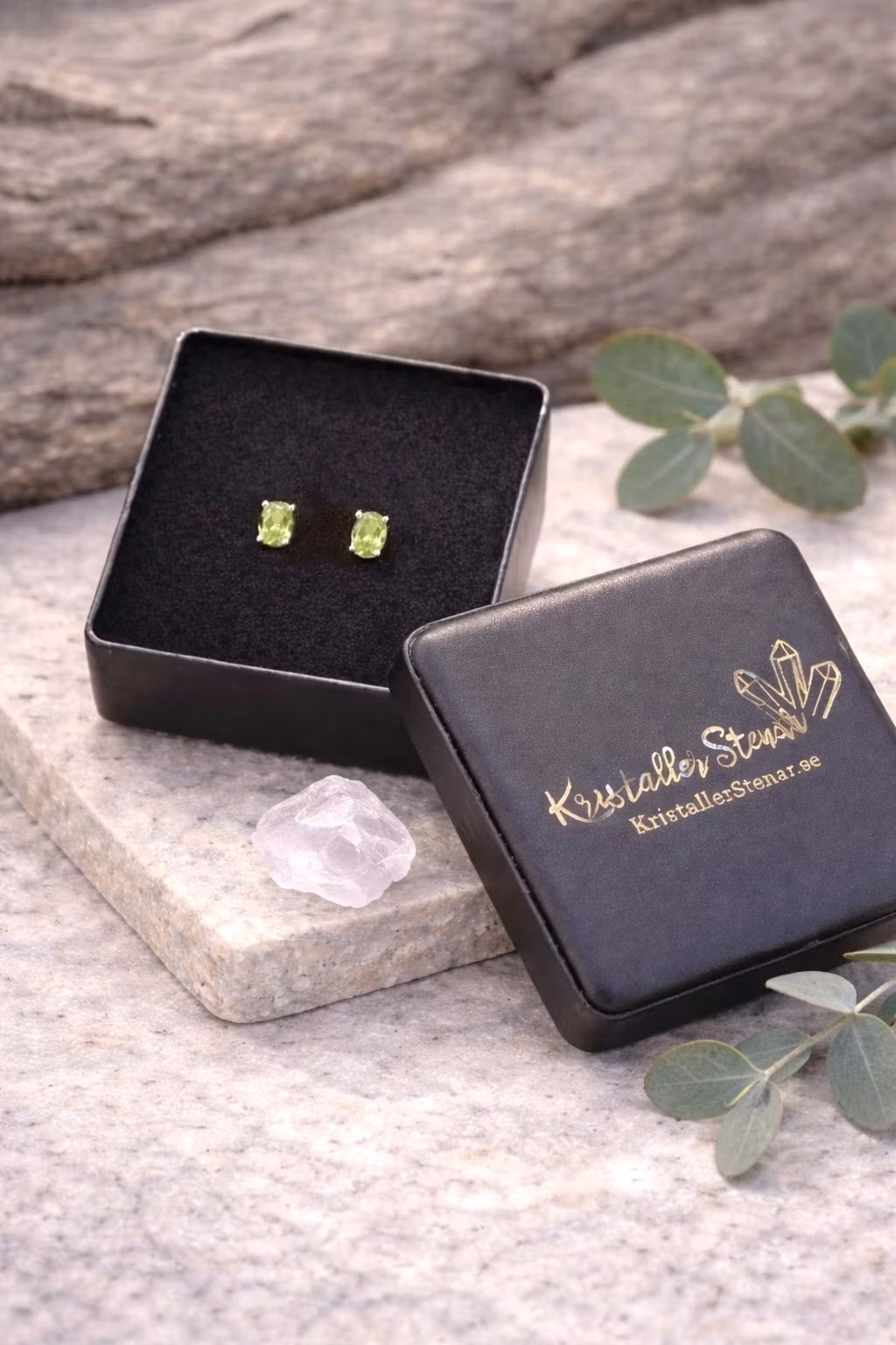 Peridot – Ovala Facettörhängen, 925 Silver