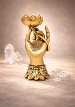 Dekorationsskulptur – Hand i Varada Mudra med lotus, ljushållare i guld