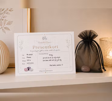 Fysiskt Presentkort – Personlig Gåva med Kristall