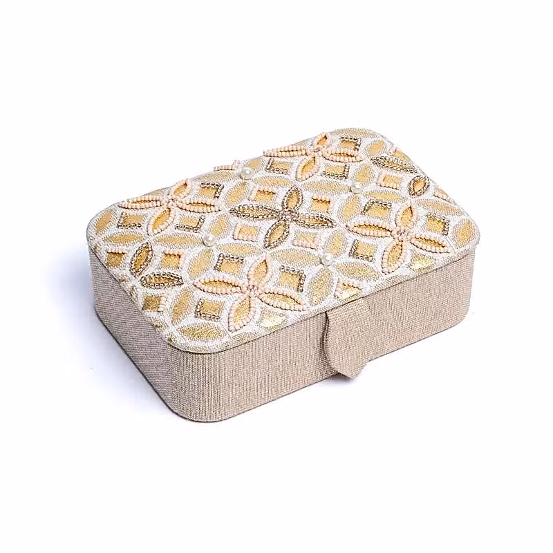 Broderad Ask, Beige med Flower of Life – För Smycken, Kristaller och Tarotkort