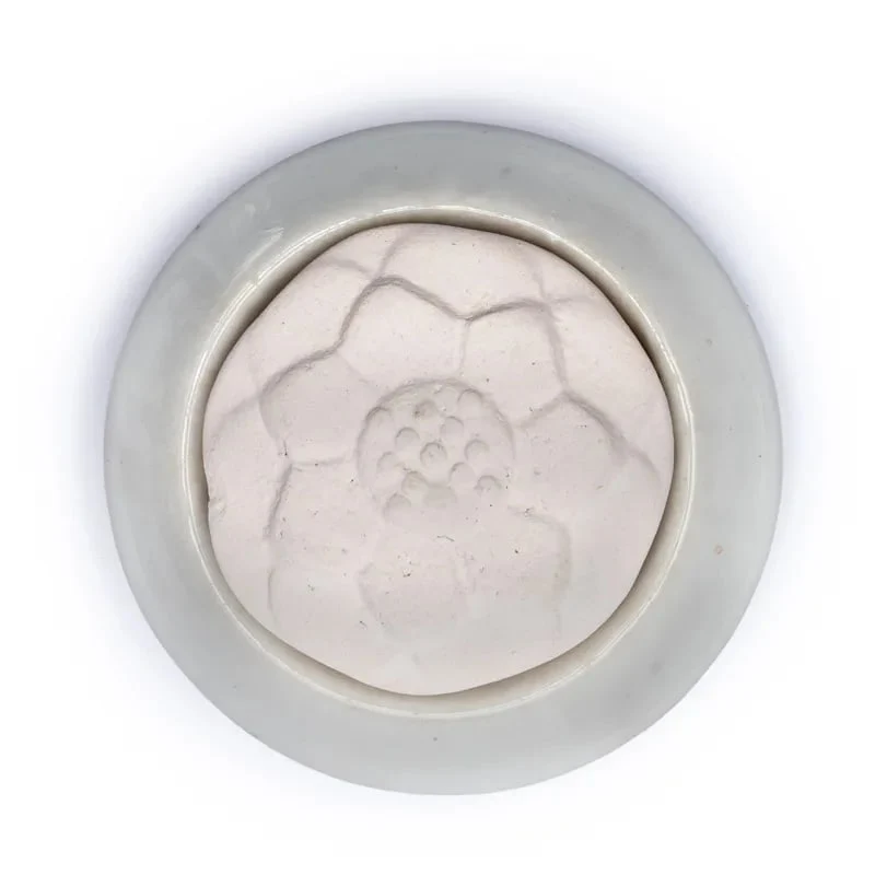 Vit och svart doftsten Lotus – gåvoset med två aromastenar