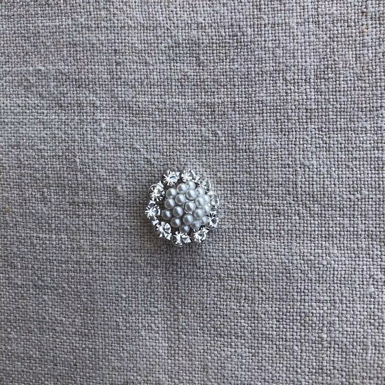 Knapp pärlor och strass 20 mm