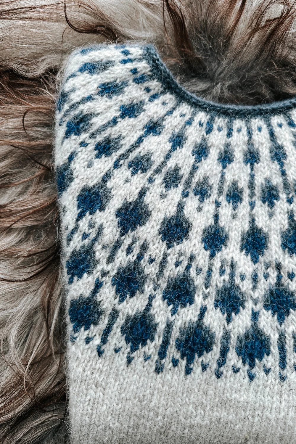 Sisu Knitwear - Blueberry (Blåbær) Sweater (PDF)