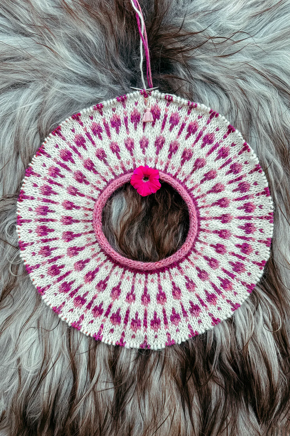 Sisu Knitwear - Raspberry (Bringebær) Sweater (PDF)