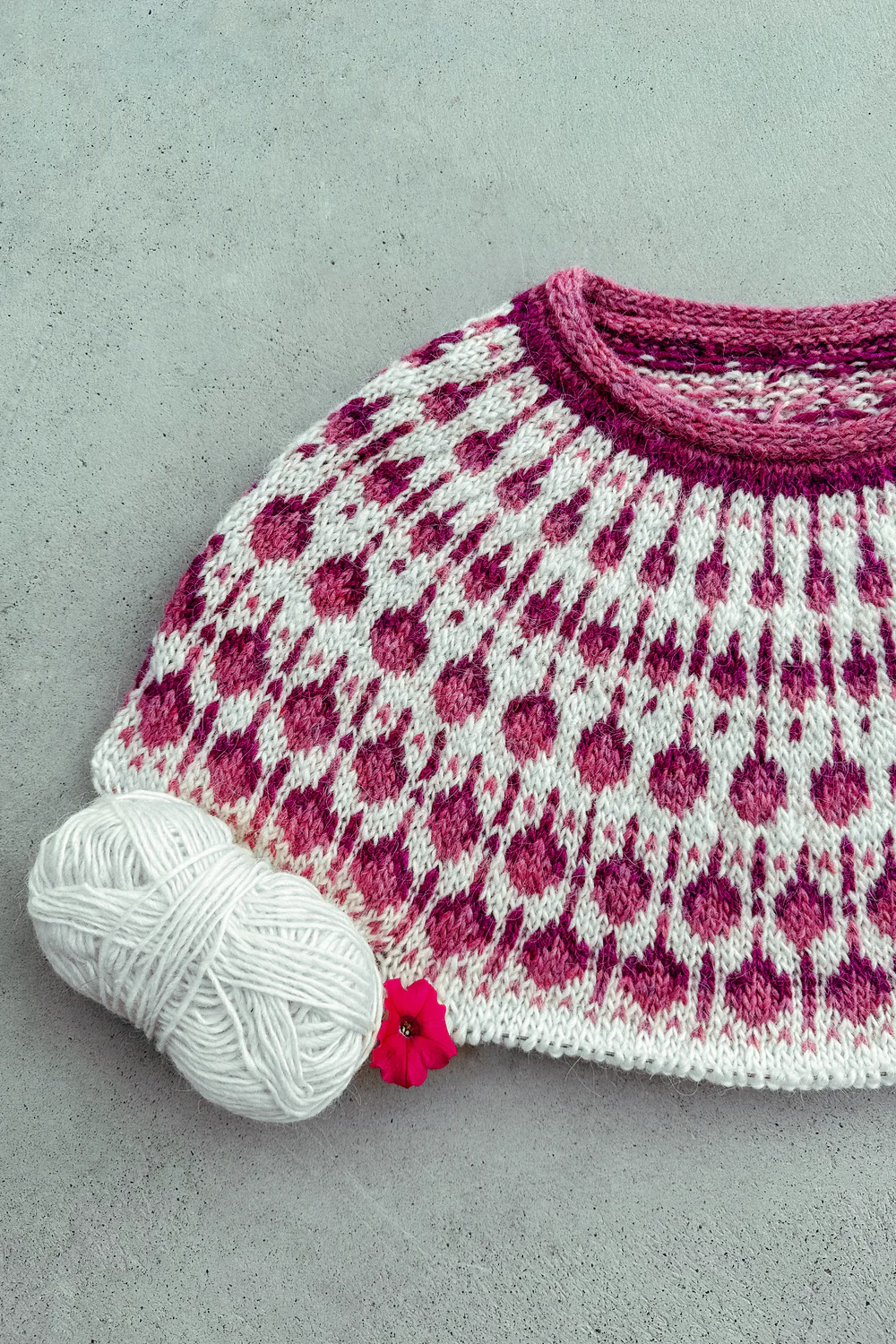 Sisu Knitwear - Raspberry (Bringebær) Sweater (PDF)