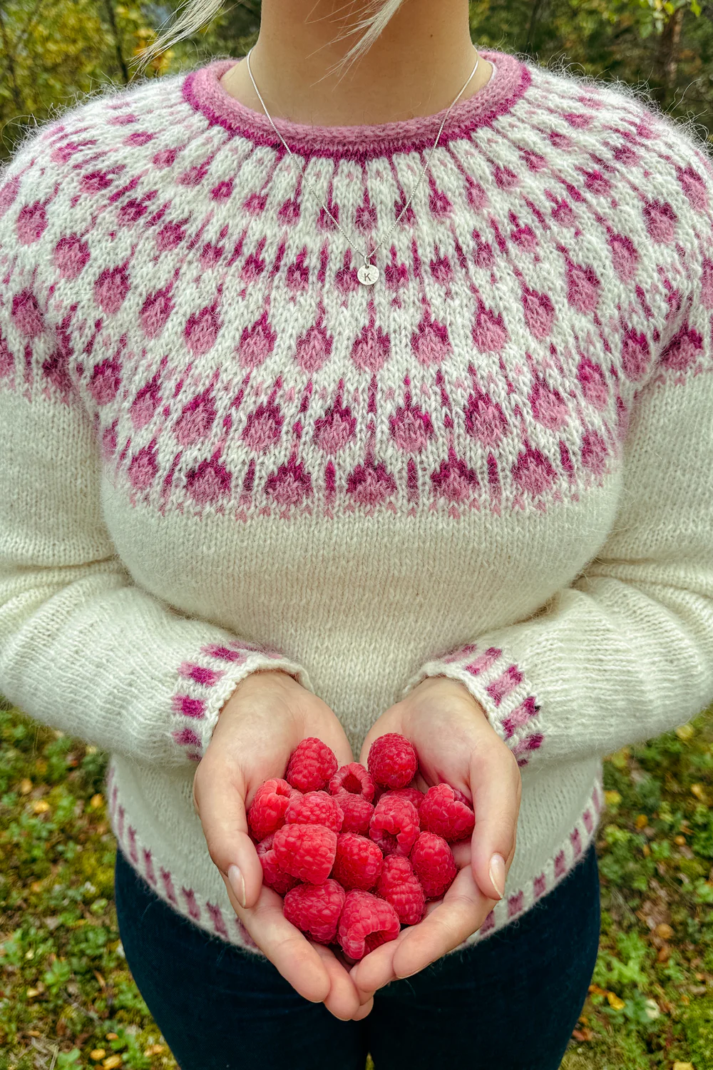 Sisu Knitwear - Raspberry (Bringebær) Sweater Fjallalopi (PDF)