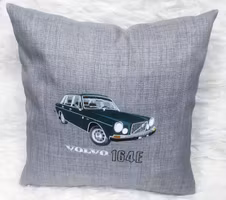 Volvo 164E, 1973. Kuddfodral ljusgrå.