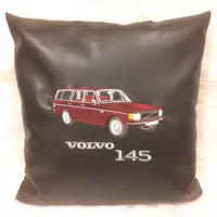 Volvo 145, 1973 på kuddfodral svart skinn-imitation