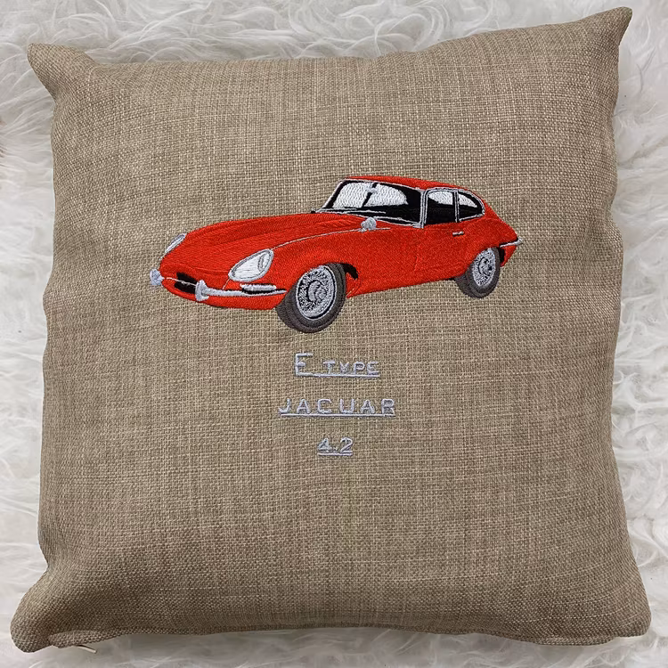 Jaguar XKE Coupe 1965, kuddfodral beige