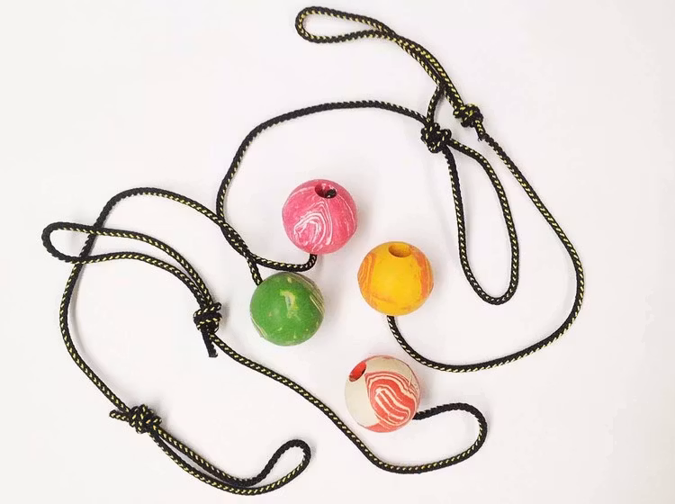 Ball med tau 60 cm M diameter 6 cm