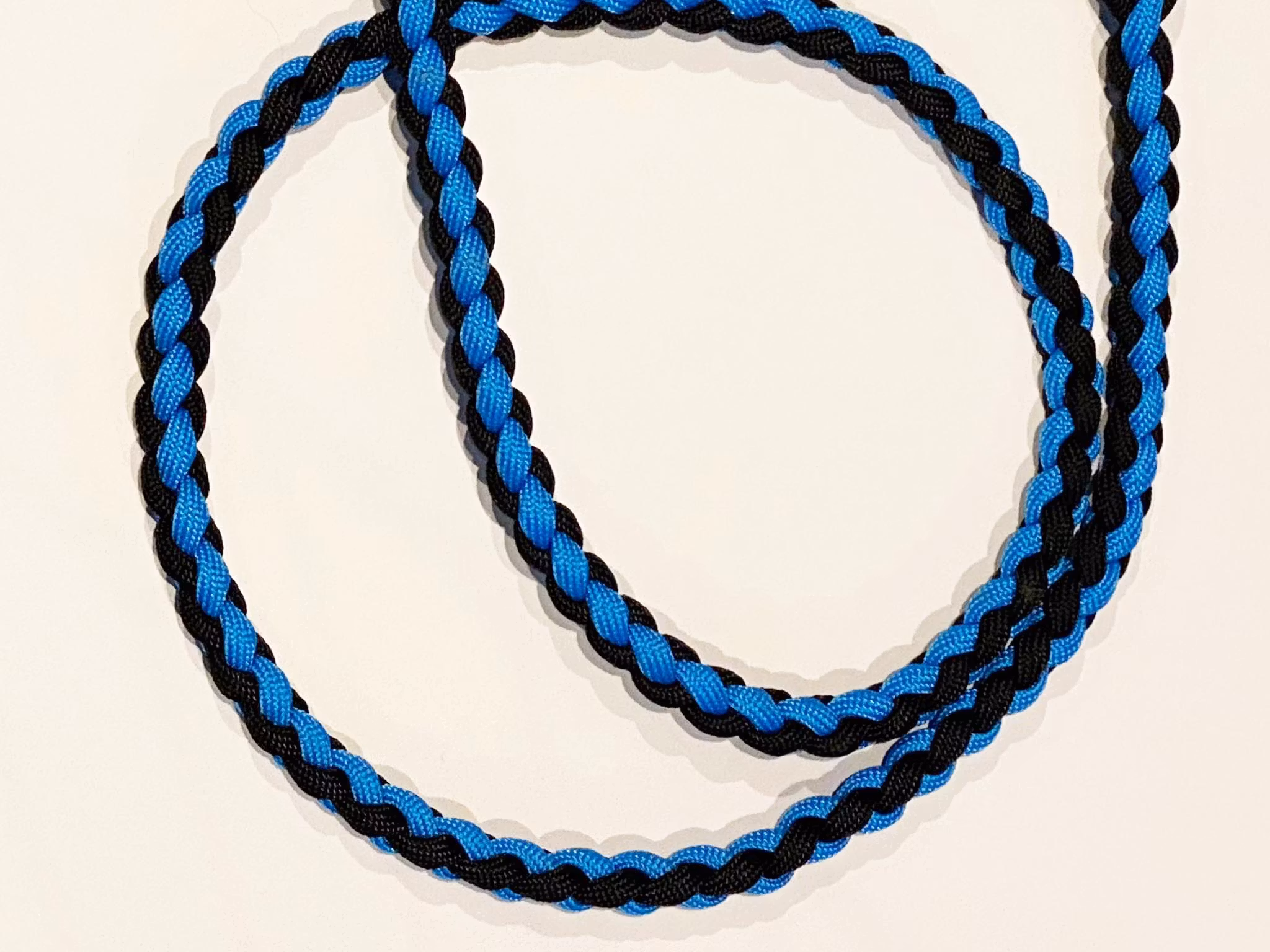 Paracordband med Liten og lett Hurtiglås I Neo Chrome(55mm) 3 lengder fra 350,-