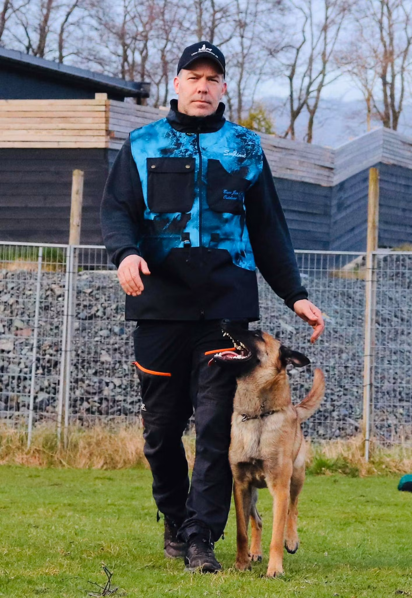 Sublime Training Vest Blanco i blå, grønn og rosa