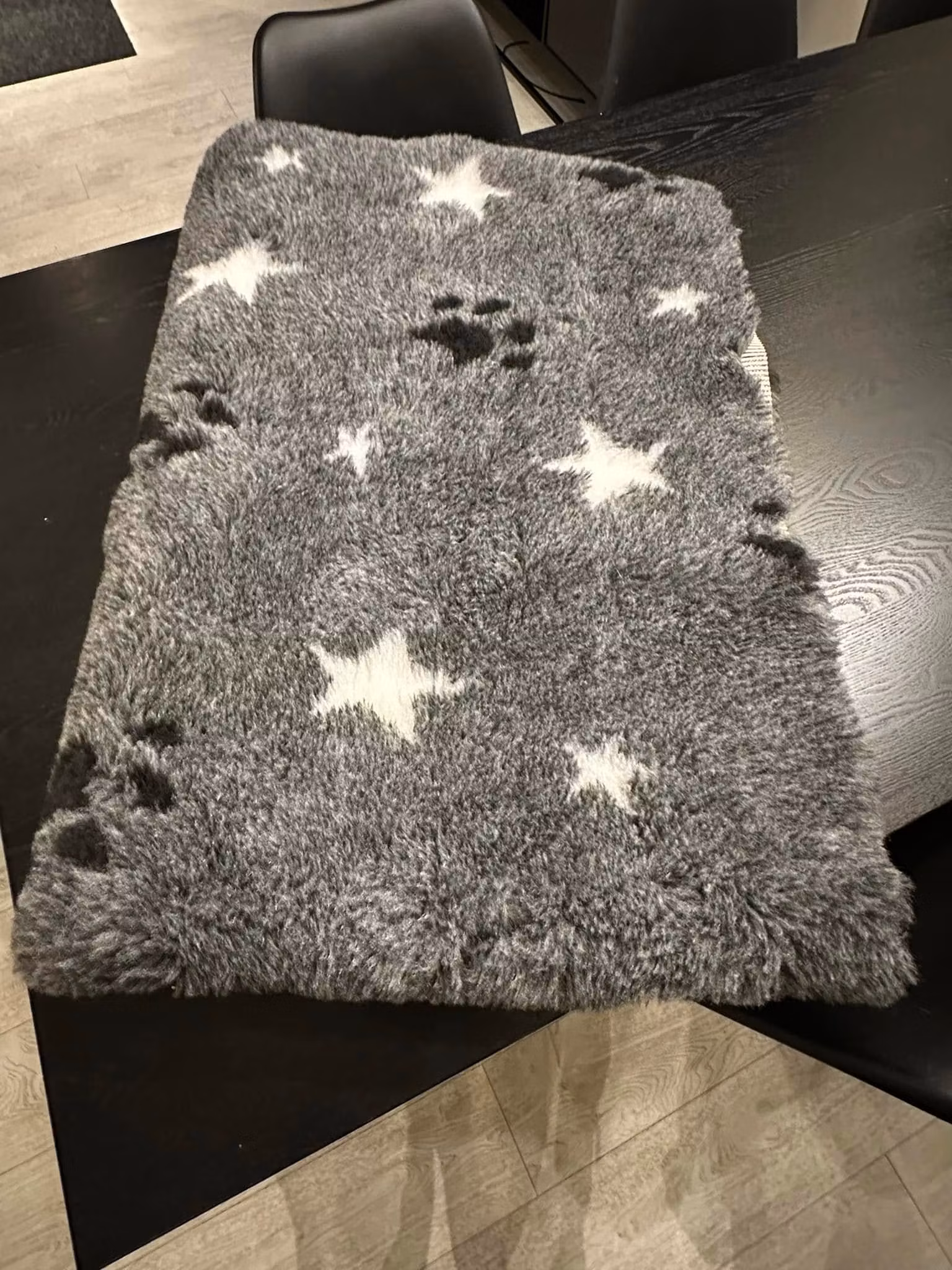 VetBed Nonslip i  2 forskjellige størrelser 100 x75 cm 349,- og 150 x 100 cm 698,-