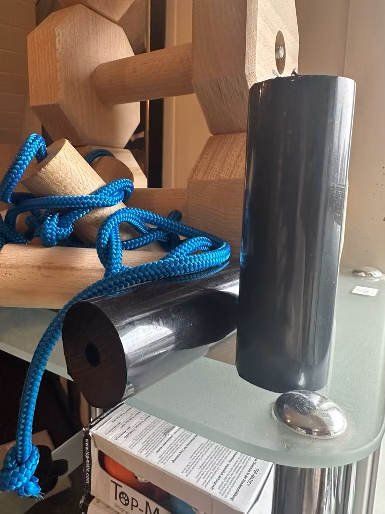 Munnstykke - avstandsstykke sort / plast