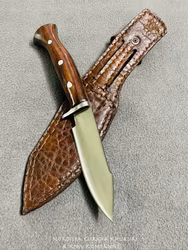 Bjarkan Bushman Kniv (ᛒᛁᛅᚱᚴᛅᚾ᛫ᛋᚴᚨᚴᚱ᛫ᛘᛅᛏᚱ)