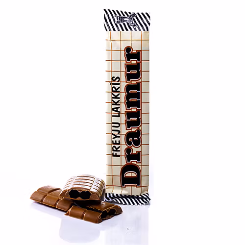 Saltlakritsstänger doppade i mjölkchoklad.