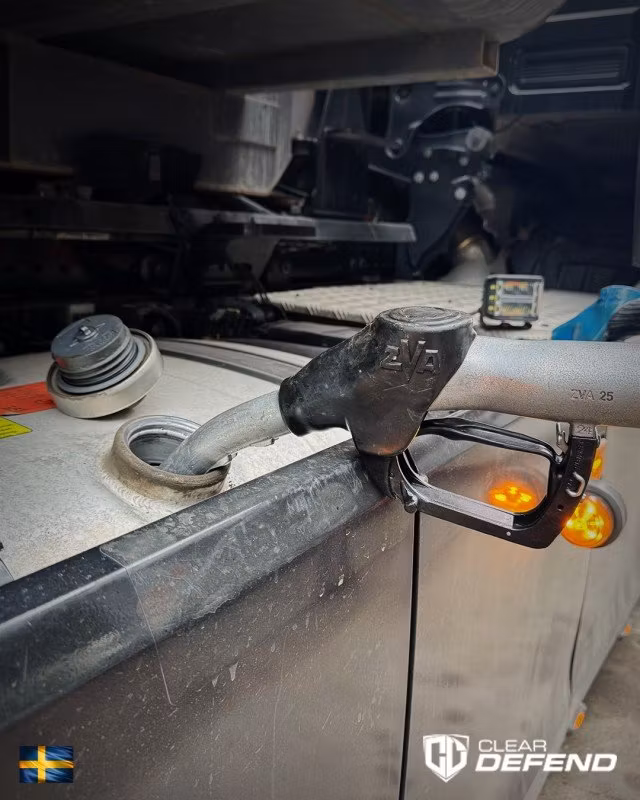 Hur slipper jag repor vid tanken när jag tankar min lastbil?