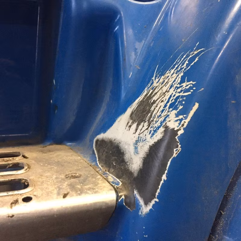 Vad kostar det att lacka om instegen på en Scania Next Generation R?