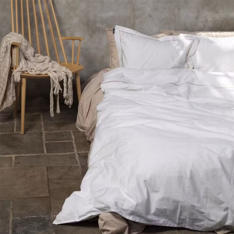 Påslakanset Ekologisk Percale Siri  white/cobblestone 240X220  +  2X50X60 cm