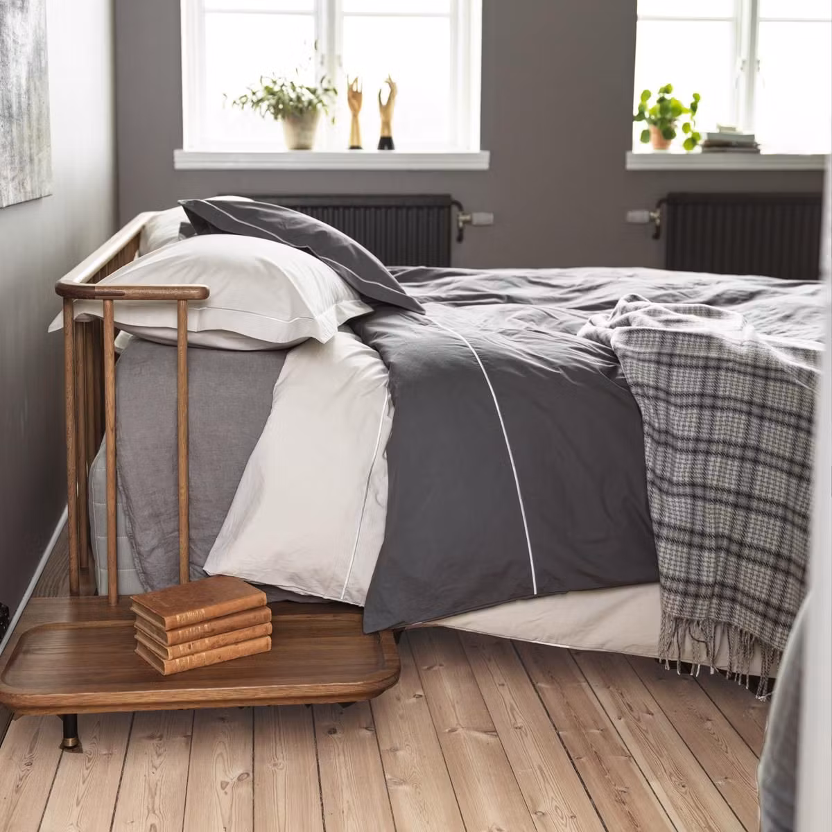Påslakanset Ekologisk Percale Siri Anthracite/White 240X220+2X50x60cm