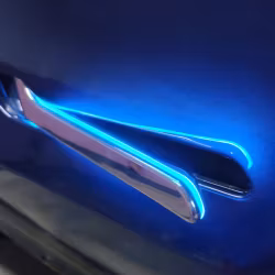 Auto presenting doors Model Y / 3