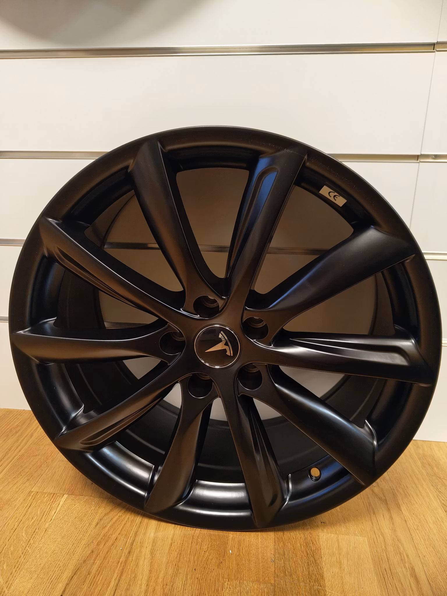 Vinterhjul Model Y Matte black 19 tum