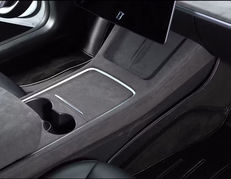 Alcantara mittkonsol