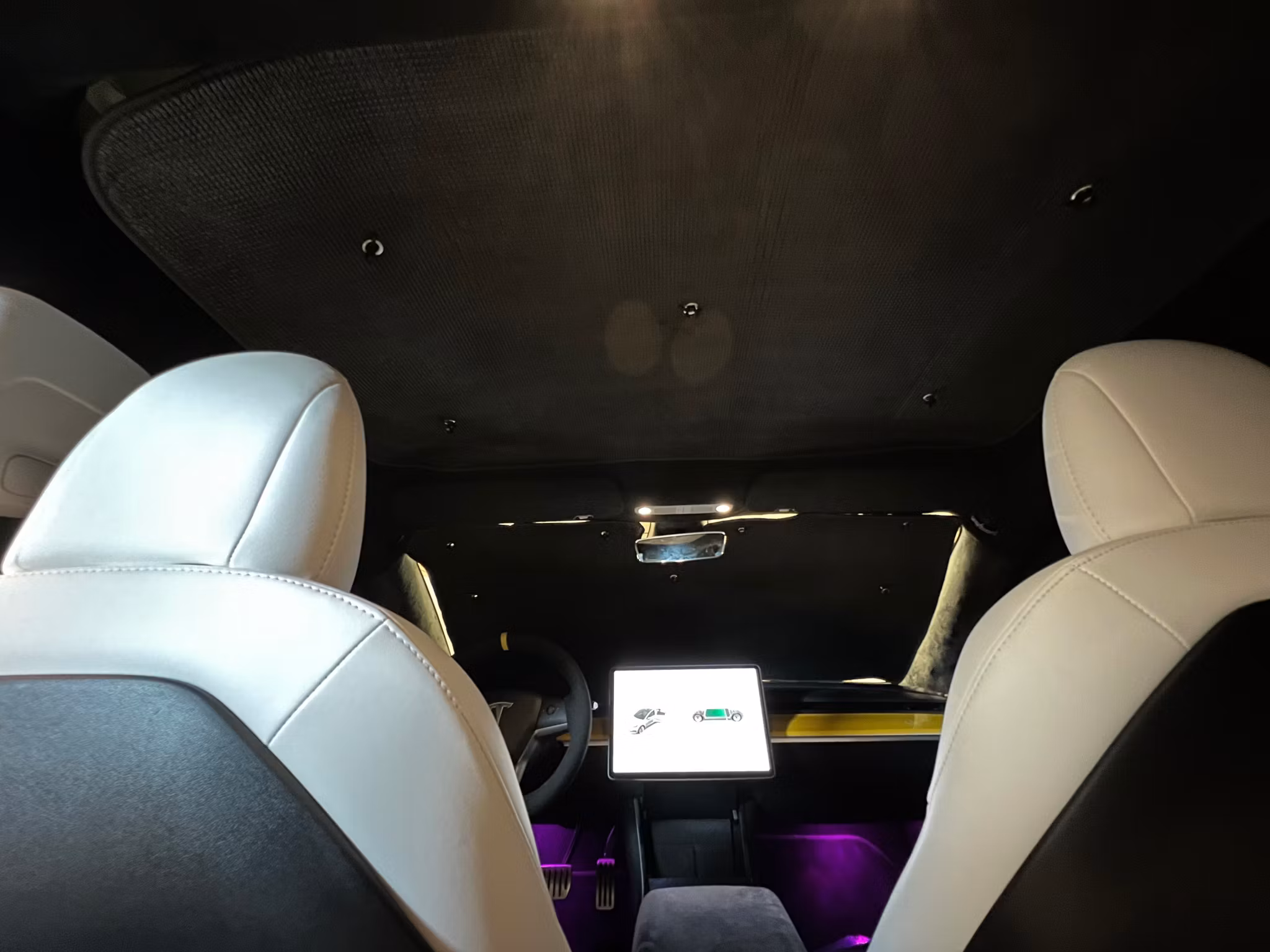 Solskydd för Model 3 isolerande