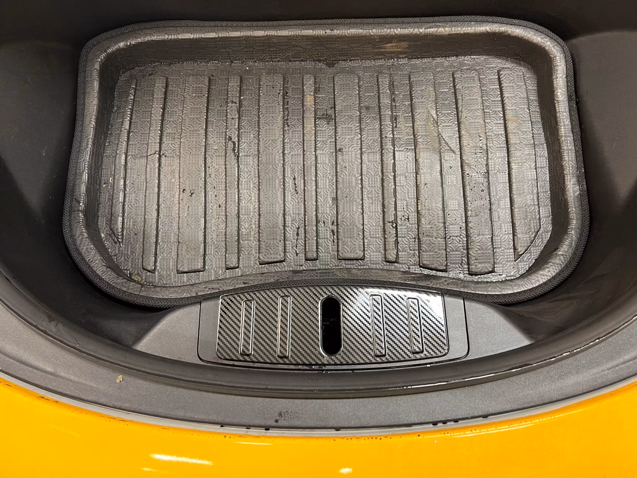 Lastskydd frunk Model 3