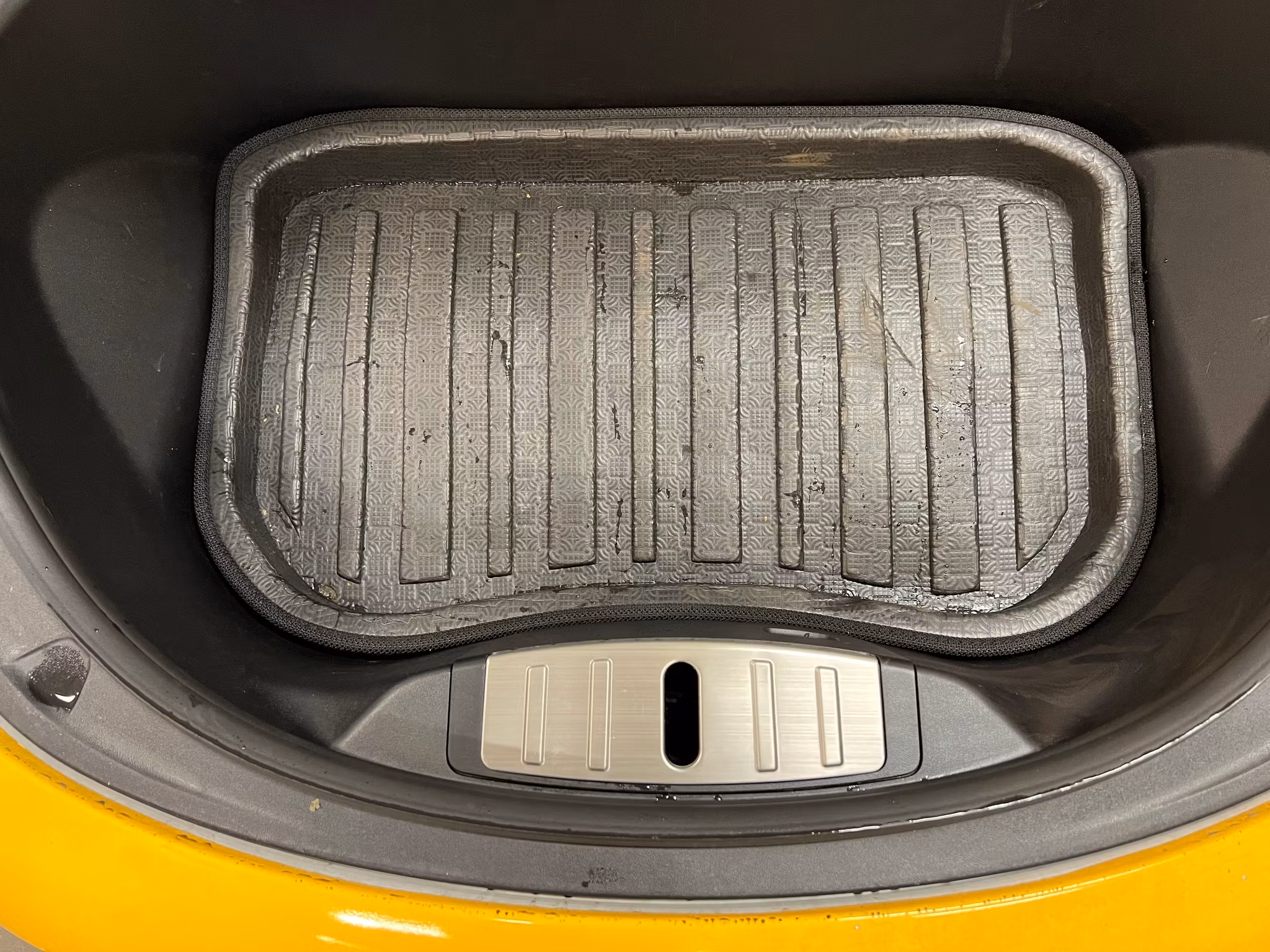 Lastskydd frunk Model 3