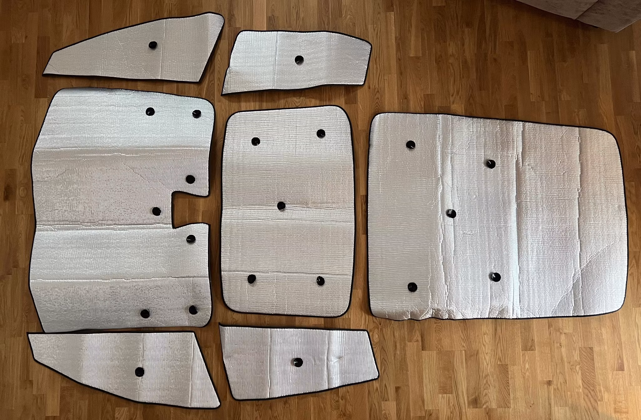 Solskydd för Model 3 isolerande