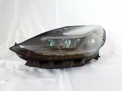 Strålkastare Model 3 / Y 2021