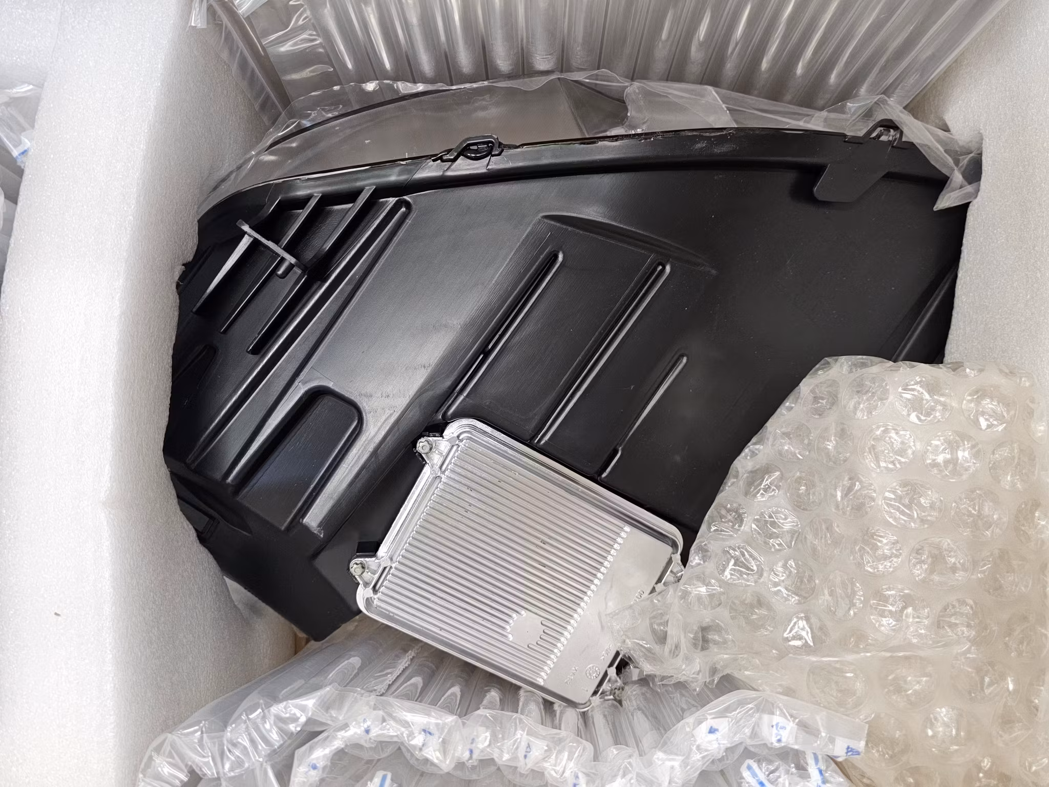 Strålkastare Tesla Model S 2016 - 2020