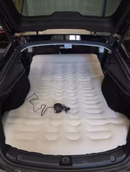 Luftmadrass Tesla Model Y