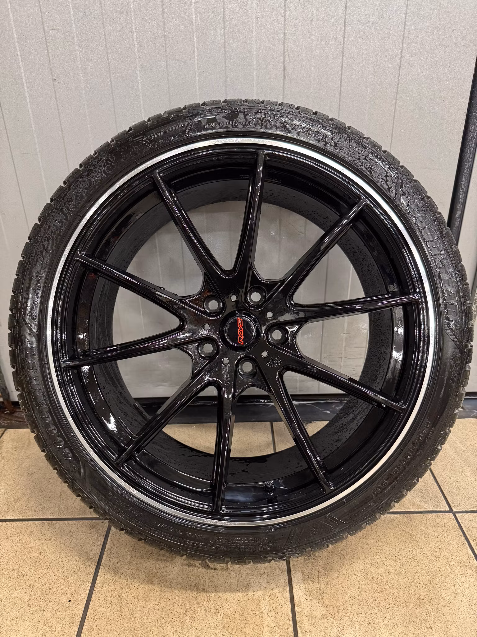 Vinterhjul Model 3 black 19 tum