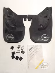 Skvettlapper bak sølv logo