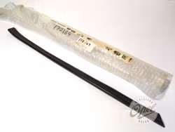 Taklist sort venstre foran