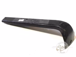 Festebrakett støtfanger høyre indre foran