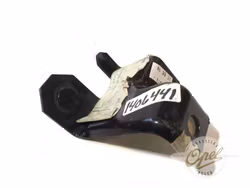 Festebrakett støtfanger høyre indre bak