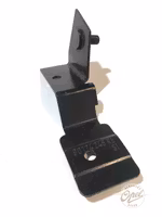 Festebrakett støtfanger høyre ytre bak (Manta)