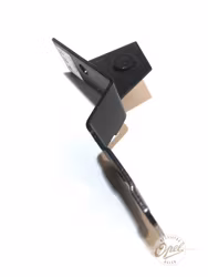 Festebrakett støtfanger høyre ytre bak (Manta)