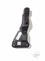 Travers høyre foran