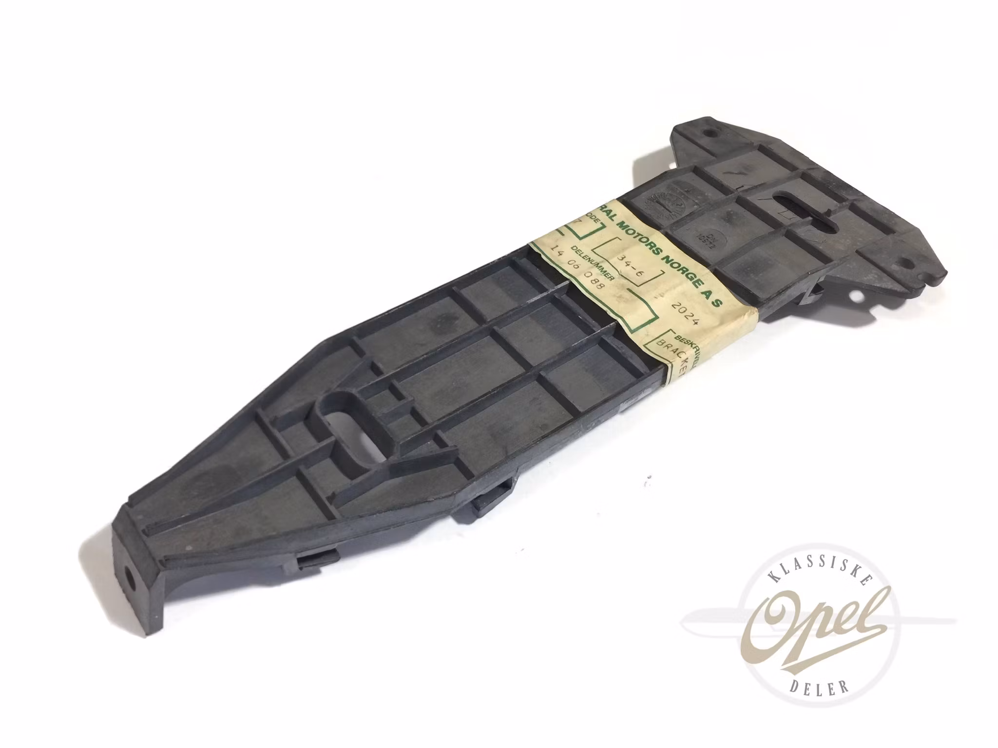 Festebrakett støtfanger høyre ytre foran