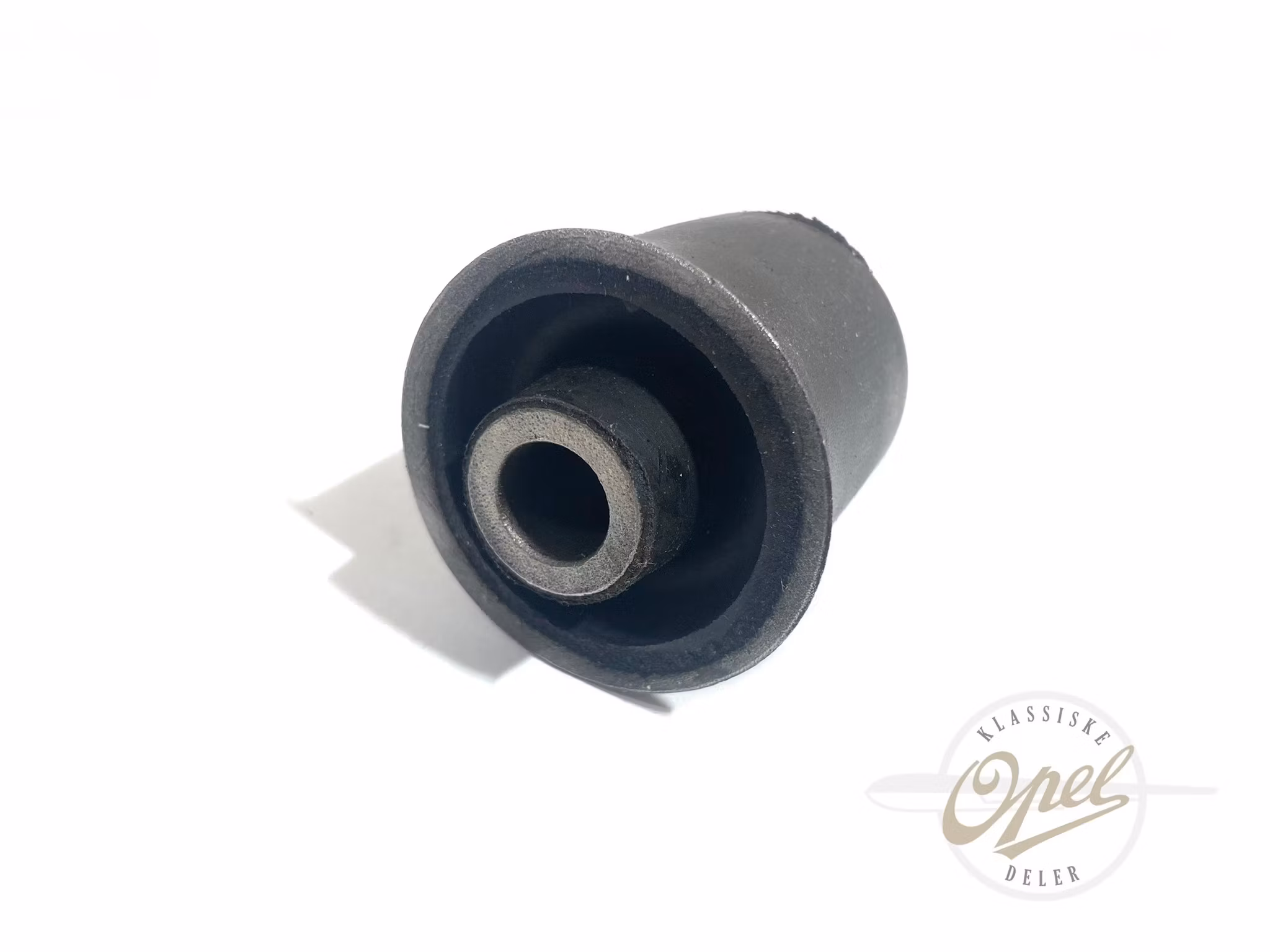 Fremre foring på nedre bærearm